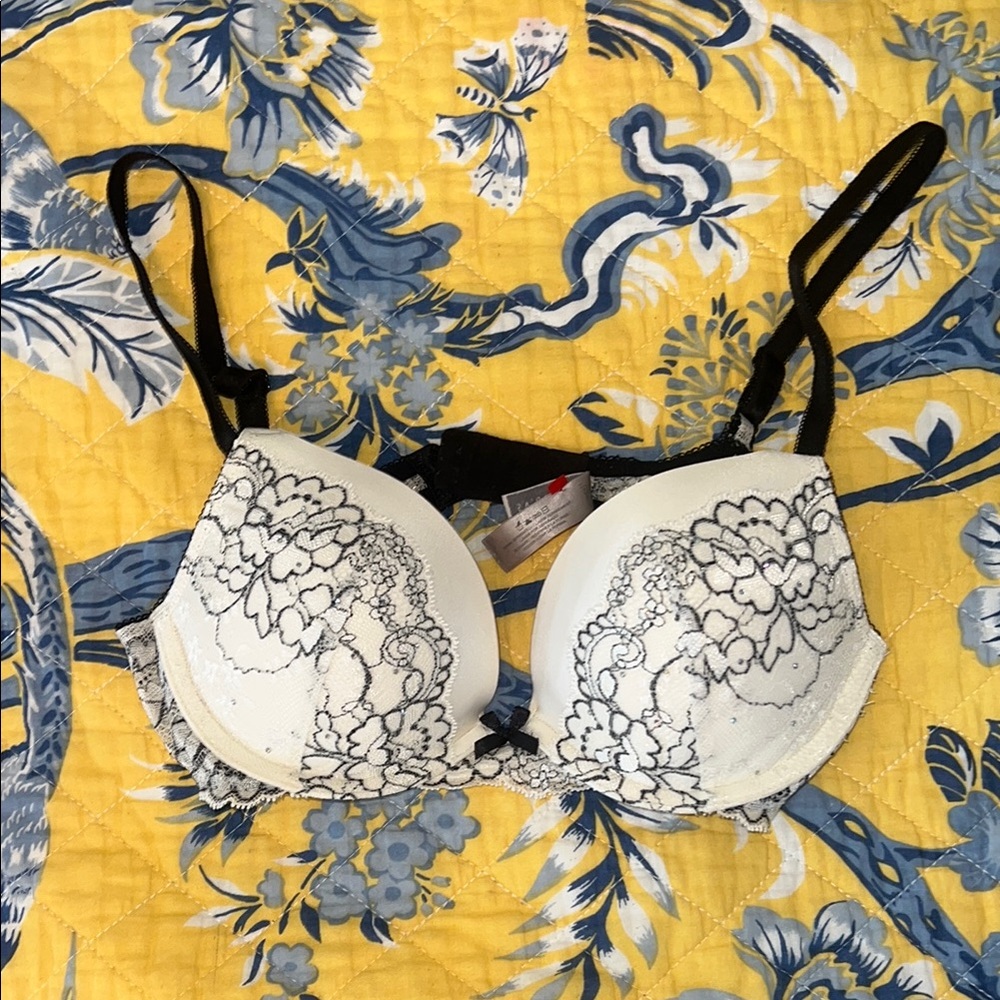 Victoria's Secret Black and Cream Lace Push-Up Bra